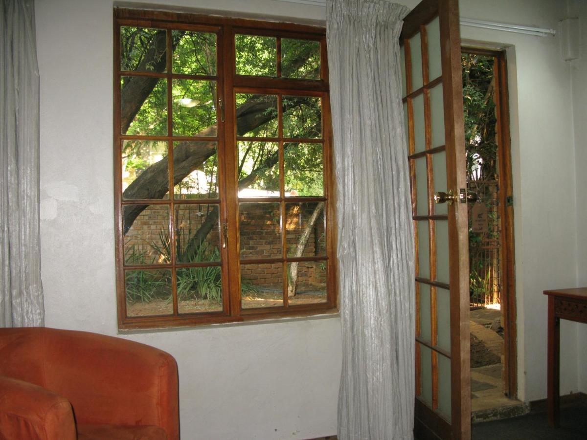 Aero Guest Lodge Kempton Park Exterior foto